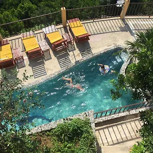 Villa Gonio Gonio